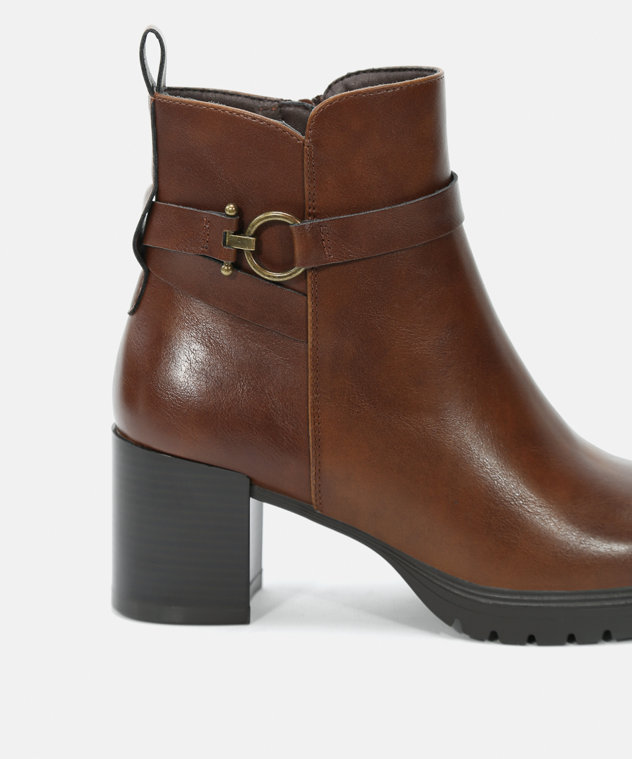 Botines tac&oacute;n hebilla image number null